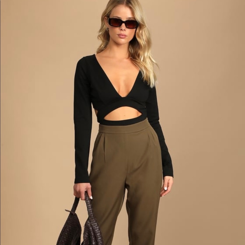 Lulu’s Black cutout sleeved bodysuit